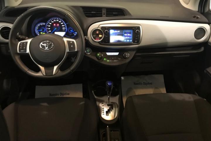 2013 Toyota Yaris 1.5 Active Berlina
