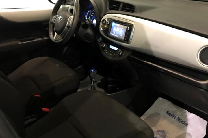 2013 Toyota Yaris 1.5 Active Berlina