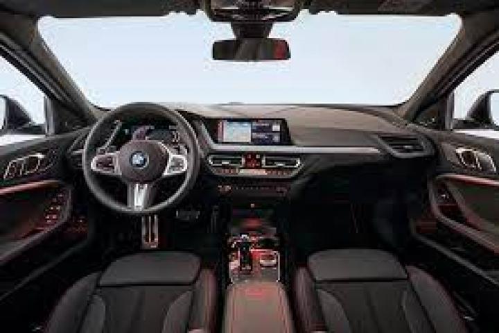 2022 BMW 118d Berlina
