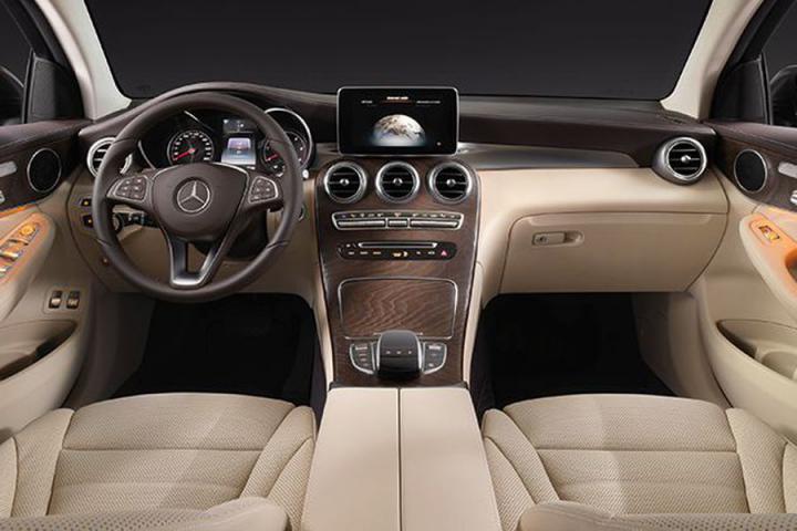 2022 Mercedes-Benz GLC 220D 4 MATIC  SUV
