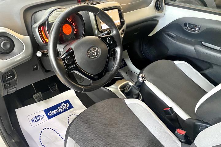 2017 Toyota Aygo 1.0 X-Play Berlina